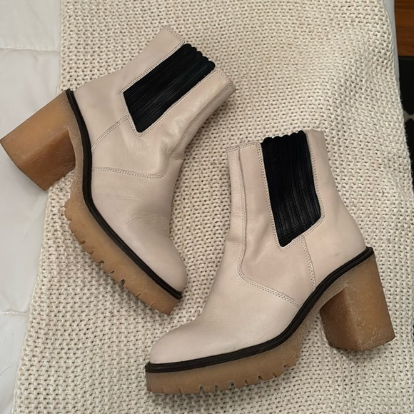 EUC! ✨ Free People James Chelsea Boot - Picture 1 of 3